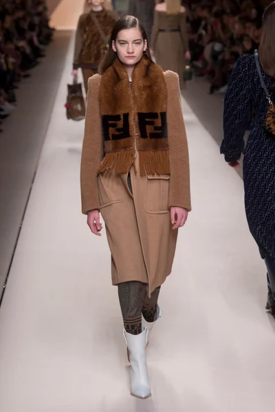 Look 30
